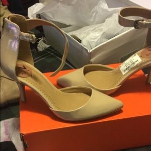 Tan pointed toe shoe. Brand New